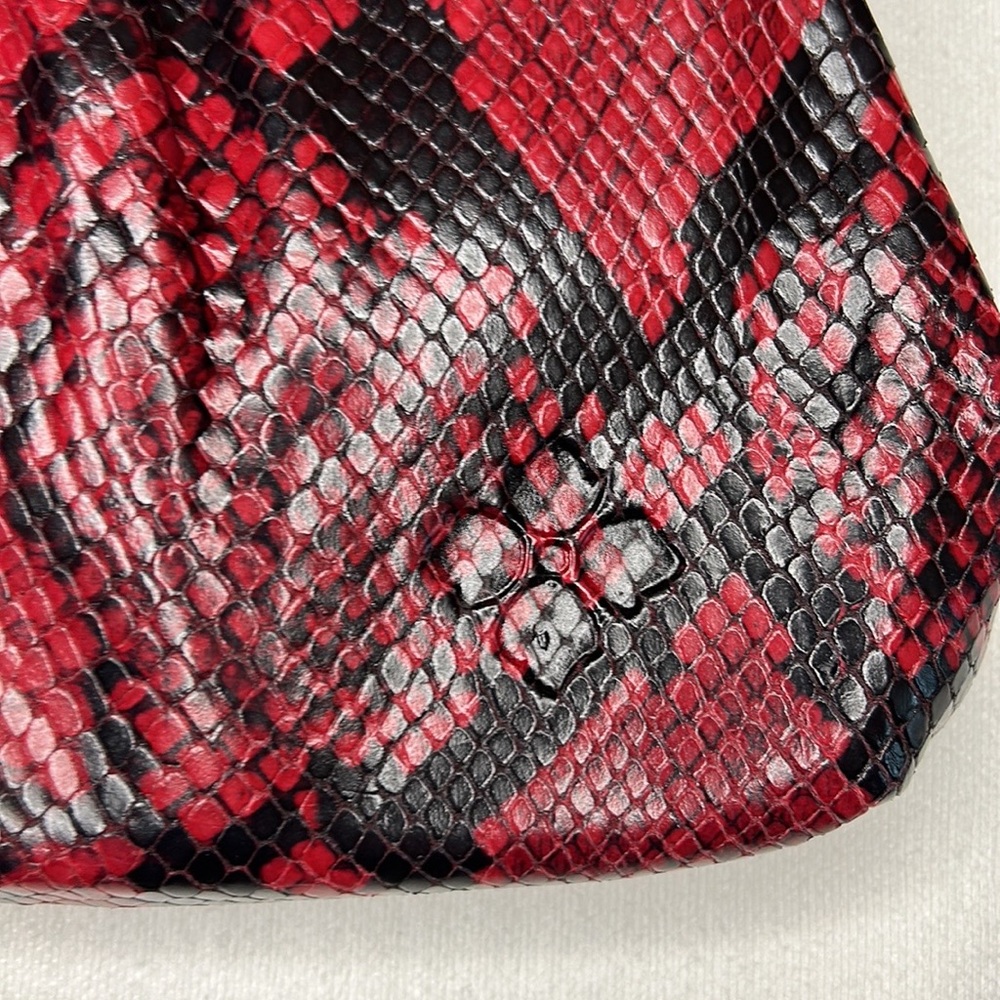 ❤️🖤Patricia Nash Berry Leathet Red Python Ealing framed crossbody/card - Picture 4 of 16